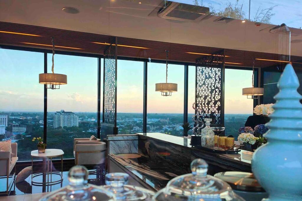 New & Cozy 2 Bedroom @ The Astra Sky River เชียงใหม่ ภายนอก รูปภาพ